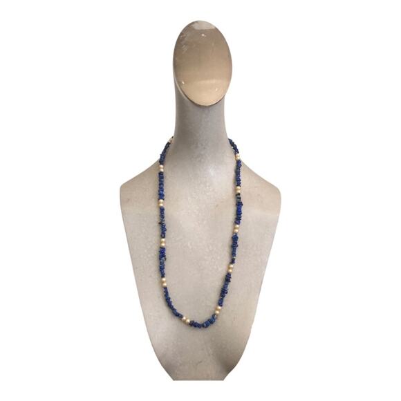 Retro 80's Beaded Blue Faux Pearl Beads Timeless Classic Lightweight Necklace - Picture 1 of 8